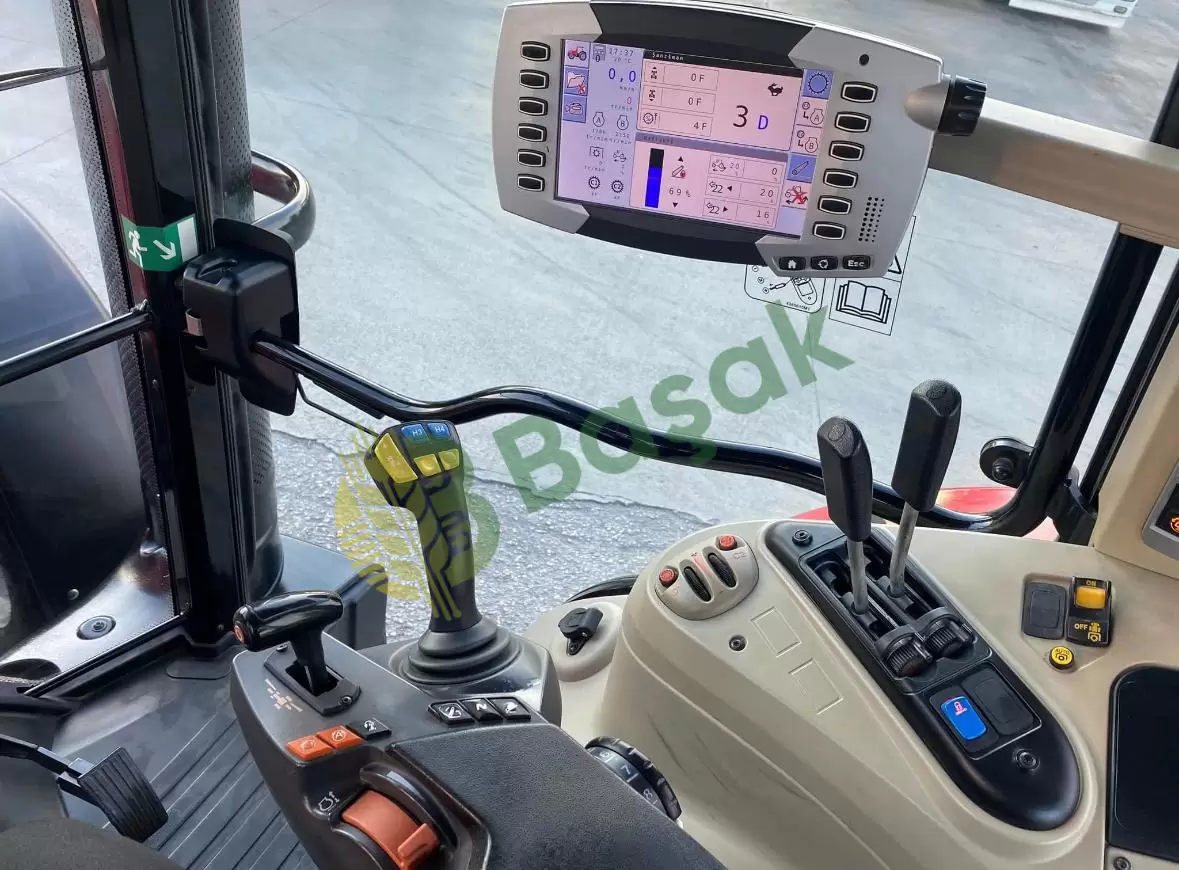 2018 MODEL 7715 S MASSEY FERGUSON EXCLUSİVE DYNA 6 SINIF ÜSTÜ TEMİZLİKTE