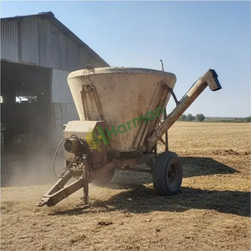 Niğde Bor'da TMR yem karma vagonu satılık
