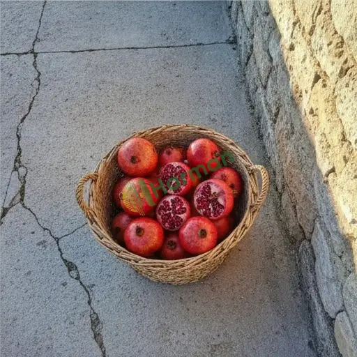 Bitlis Tatvan'da nar satılık