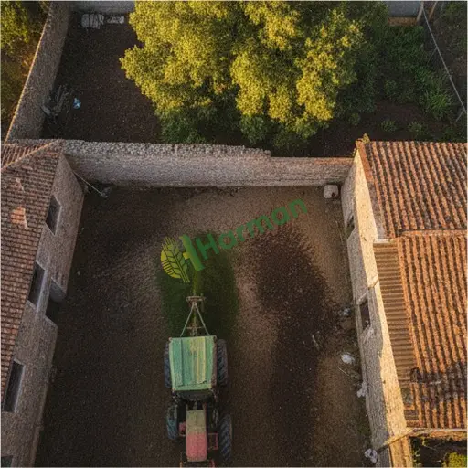 Malatya Darende'de silaj dağıtıcı alınır