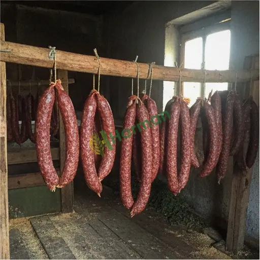 Tokat Niksar'da sucuk alınır